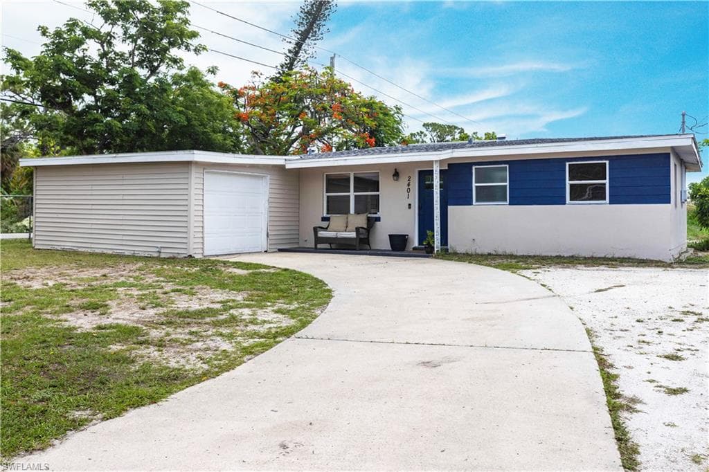 2401 Parkway ST FORT MYERS, FL 33901