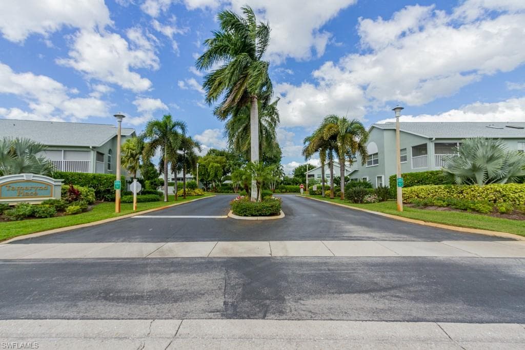 2118 Tama CIR 101 NAPLES, FL 34112