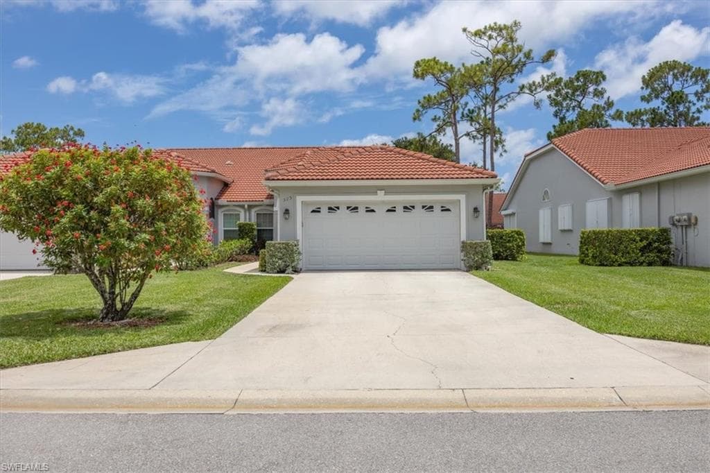 315 Melrose PL 27 NAPLES, FL 34104