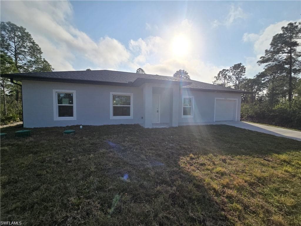 2705 23rd ST SW LEHIGH ACRES, FL 33976