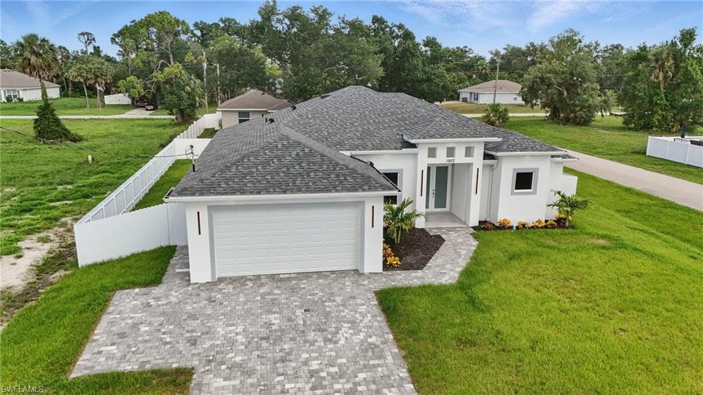 1923 S Gator CIR CAPE CORAL, FL 33909