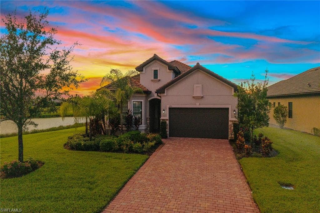 2703 Aviamar CIR NAPLES, FL 34114