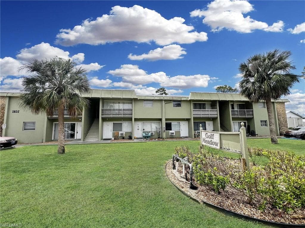 1852-B Golfview AVE 25 FORT MYERS, FL 33901
