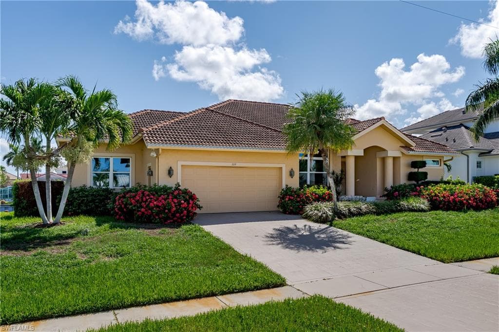 225 Meadowlark CT MARCO ISLAND, FL 34145