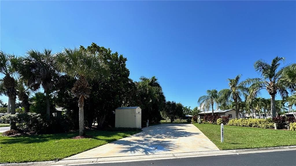 1313 Nickel Lake PT NAPLES, FL 34114