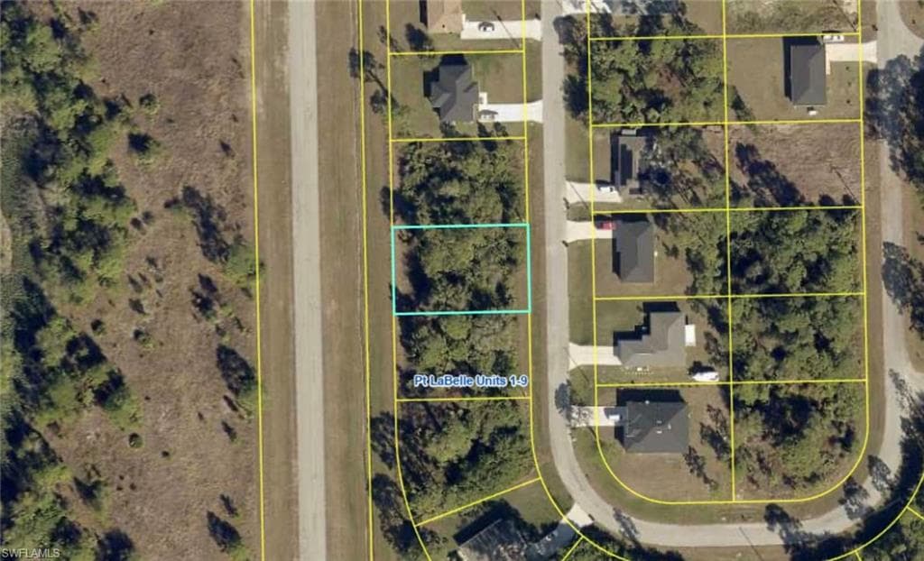 6530 FOREST CIR LABELLE, FL 33935