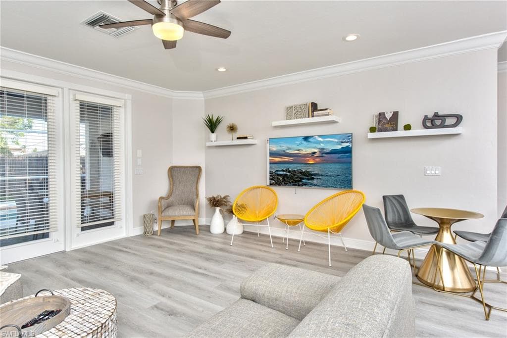 725 95th AVE N NAPLES, FL 34108