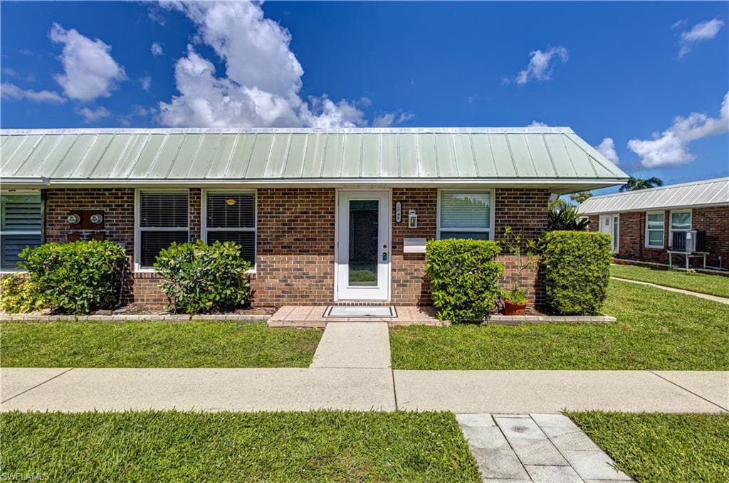 2848 Arbutus ST D1 NAPLES, FL 34112