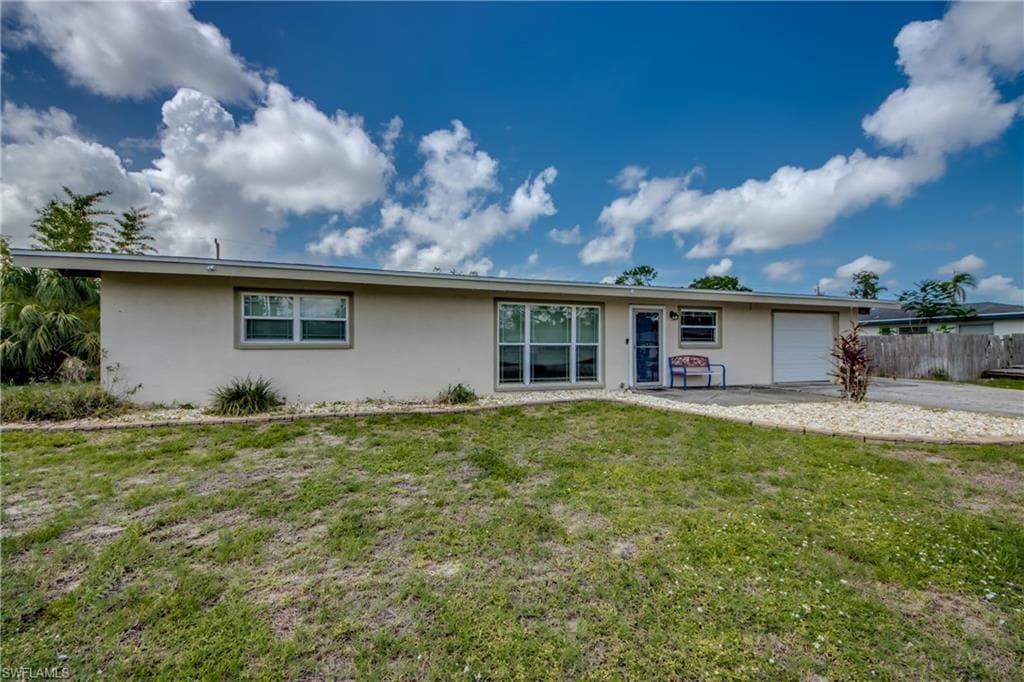2342 Dover AVE FORT MYERS, FL 33907