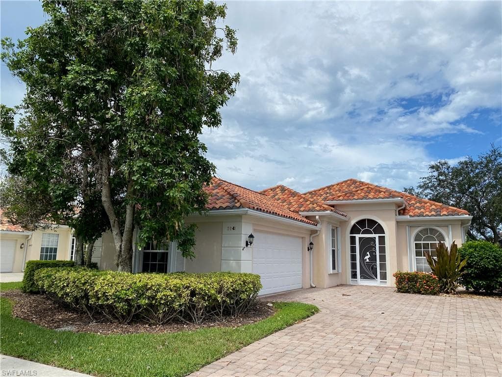 3941 Isla Ciudad CT NAPLES, FL 34109