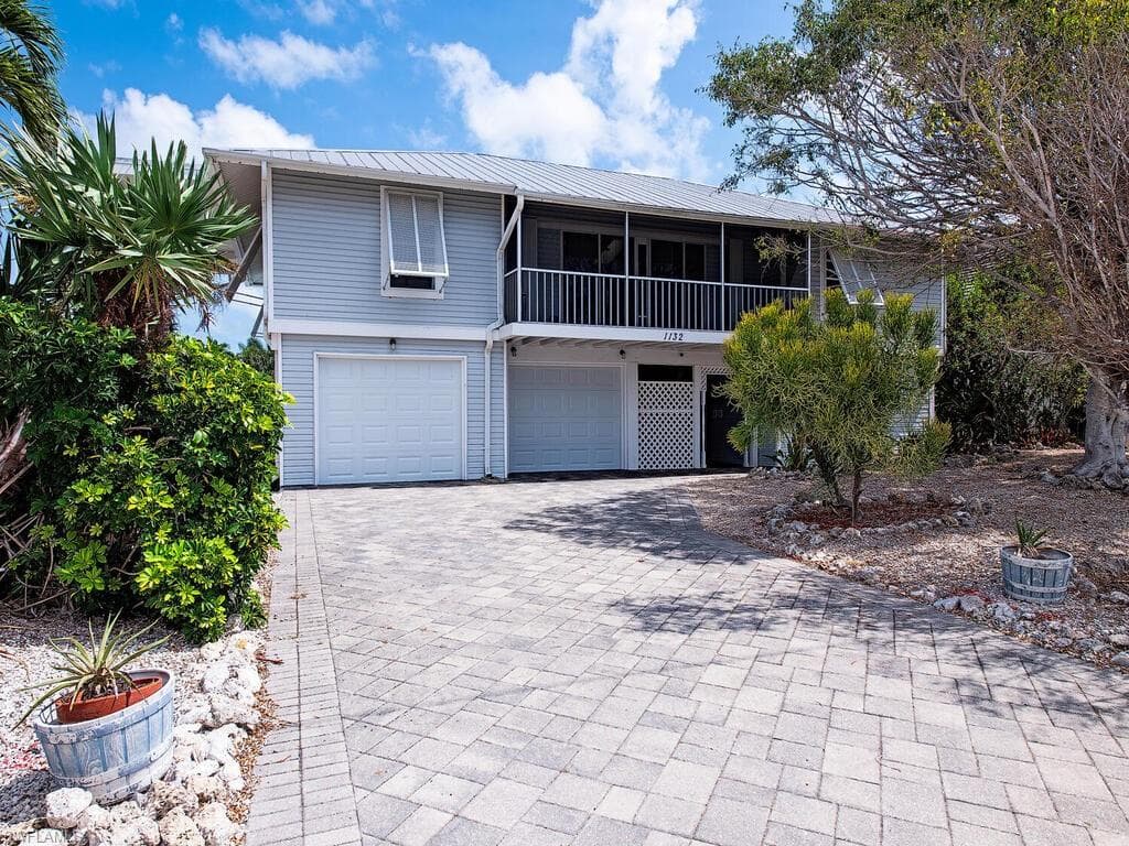 1132 Bond CT MARCO ISLAND, FL 34145
