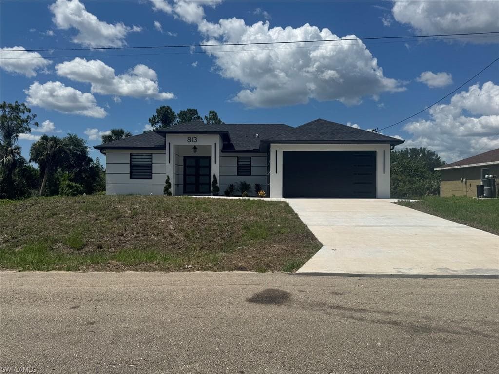 813 Porter ST E LEHIGH ACRES, FL 33974