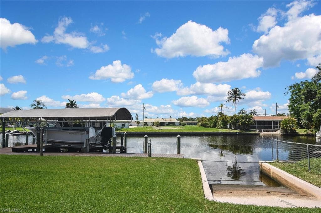 467 Stipe ST NORTH FORT MYERS, FL 33903