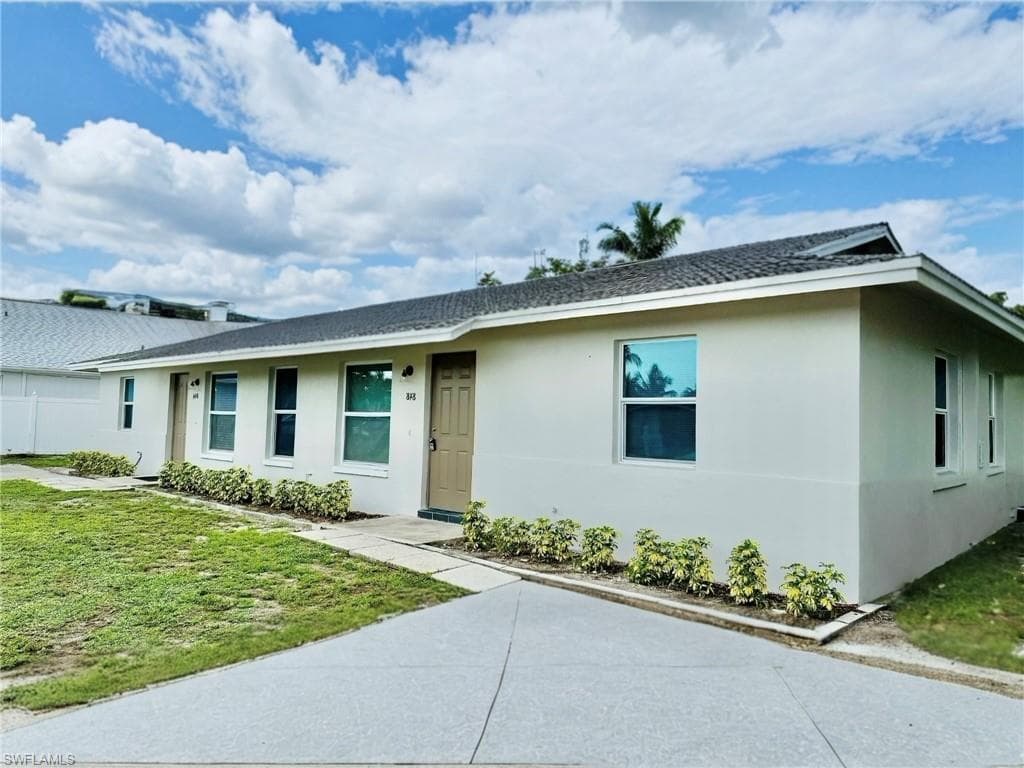 844 96th AVE N NAPLES, FL 34108