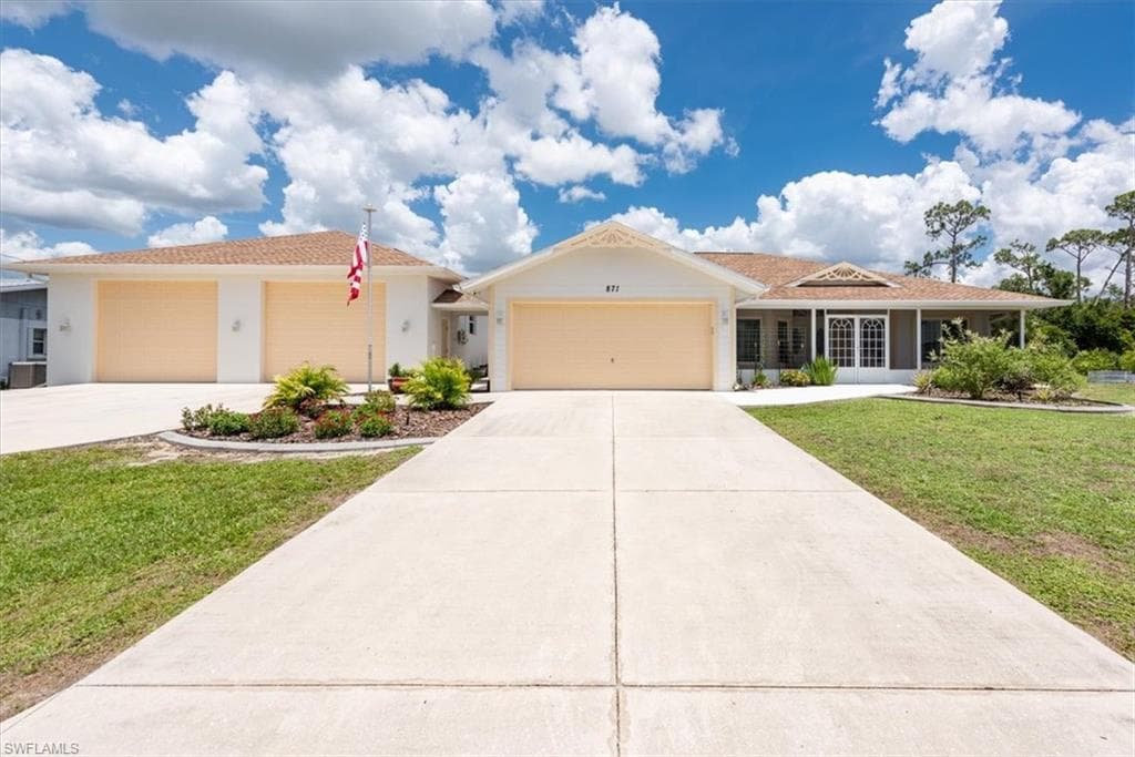 871 Columbia ST PORT CHARLOTTE, FL 33948