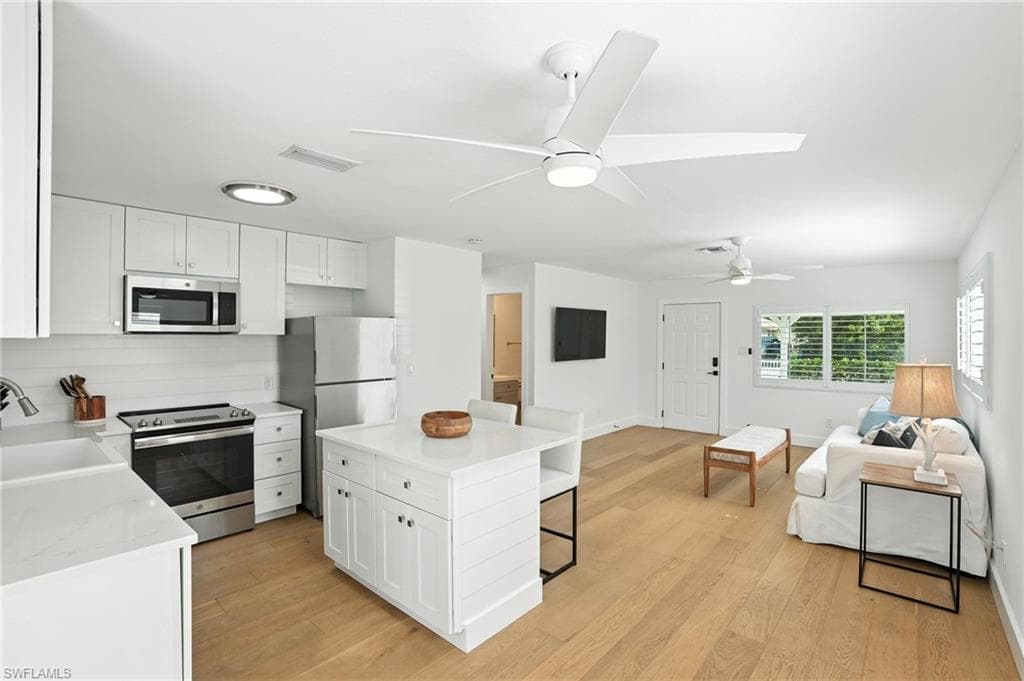 1324 Highlands DR NAPLES, FL 34103