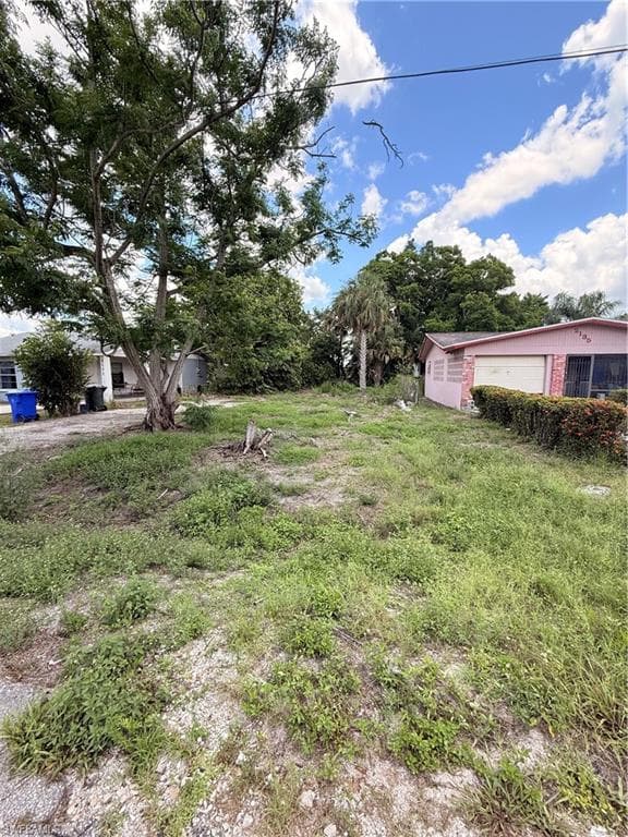 2133 Davis ST FORT MYERS, FL 33916
