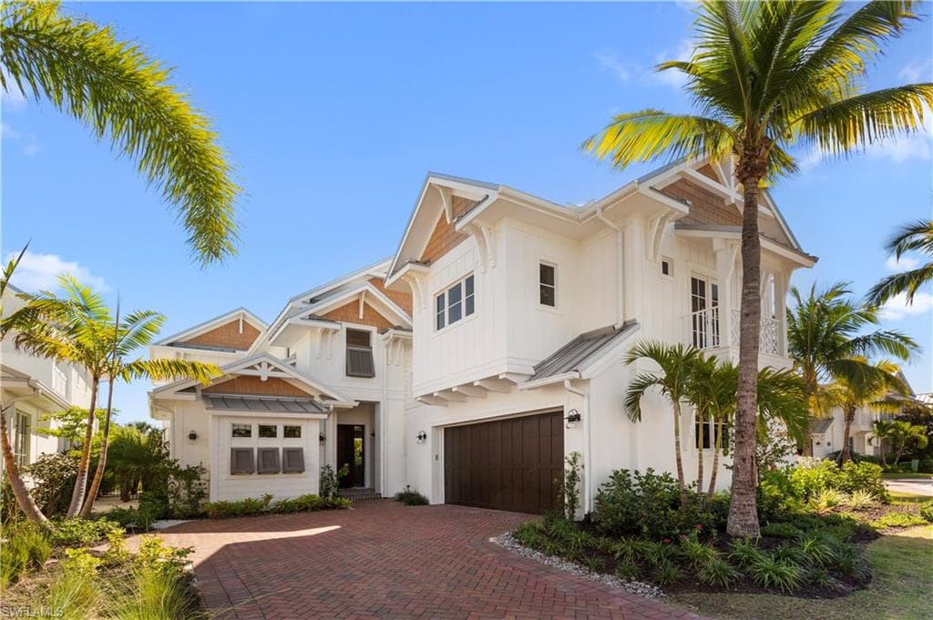 61 14th ST S NAPLES, FL 34102