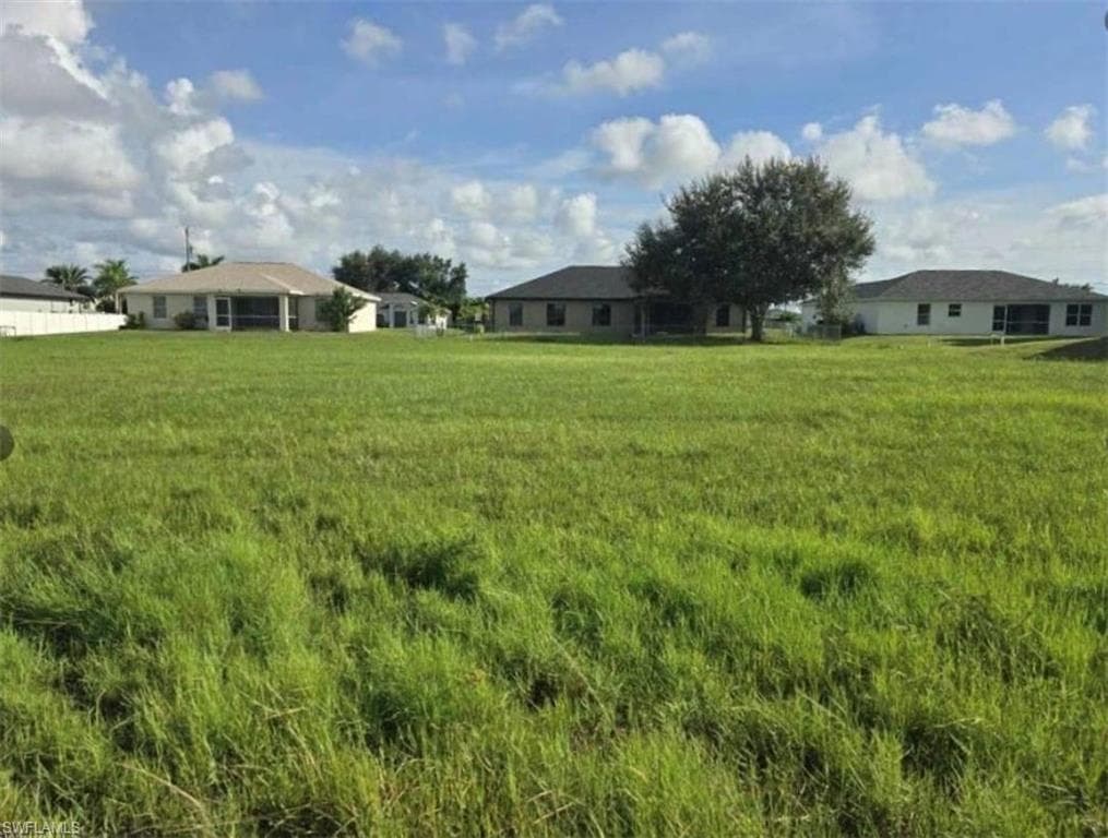 216 NW 10th TER CAPE CORAL, FL 33993