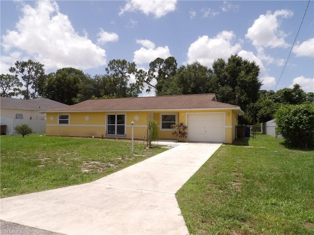 4807 6th ST W LEHIGH ACRES, FL 33971