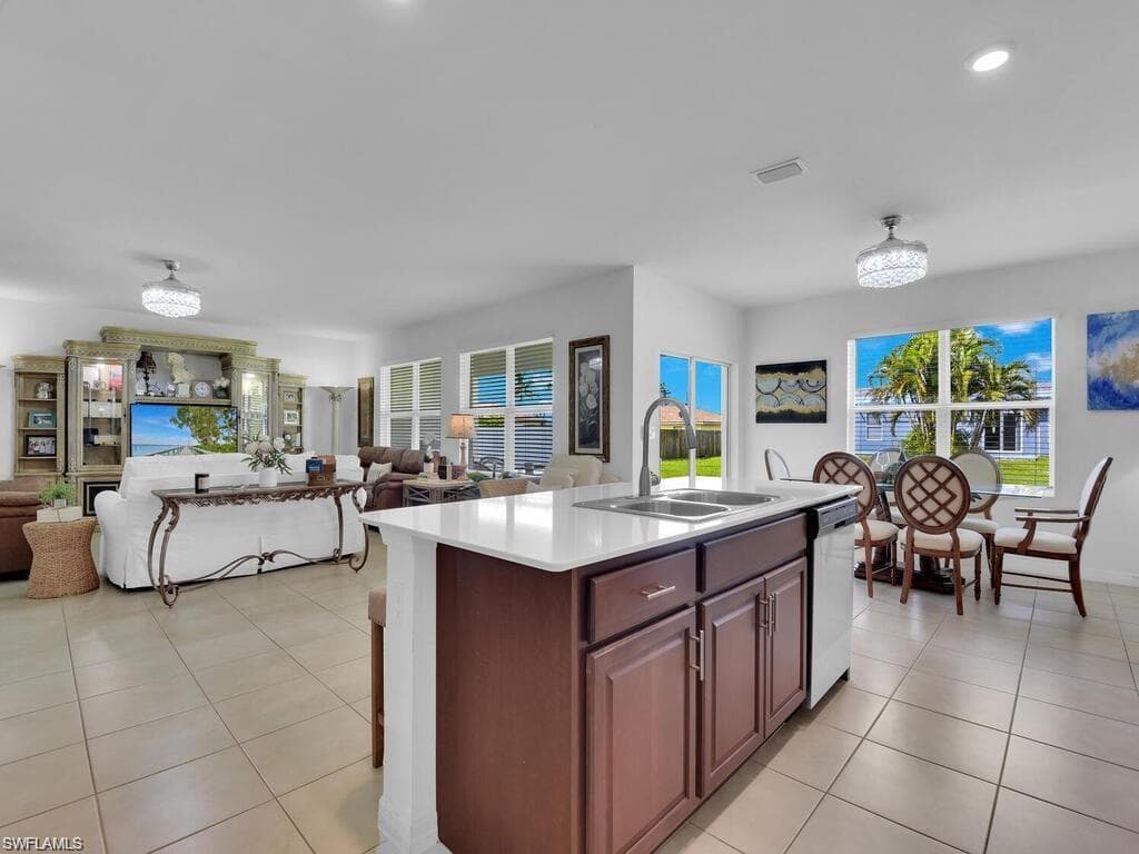 2632 SW 8th CT CAPE CORAL, FL 33914