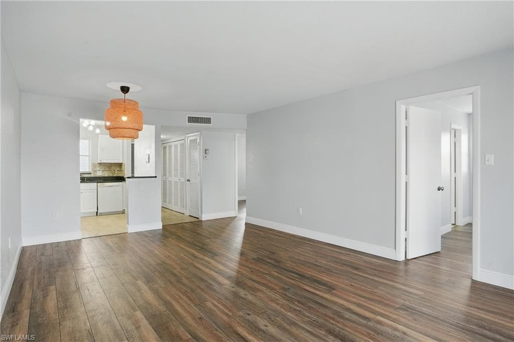 170 Turtle Lake CT 301 NAPLES, FL 34105