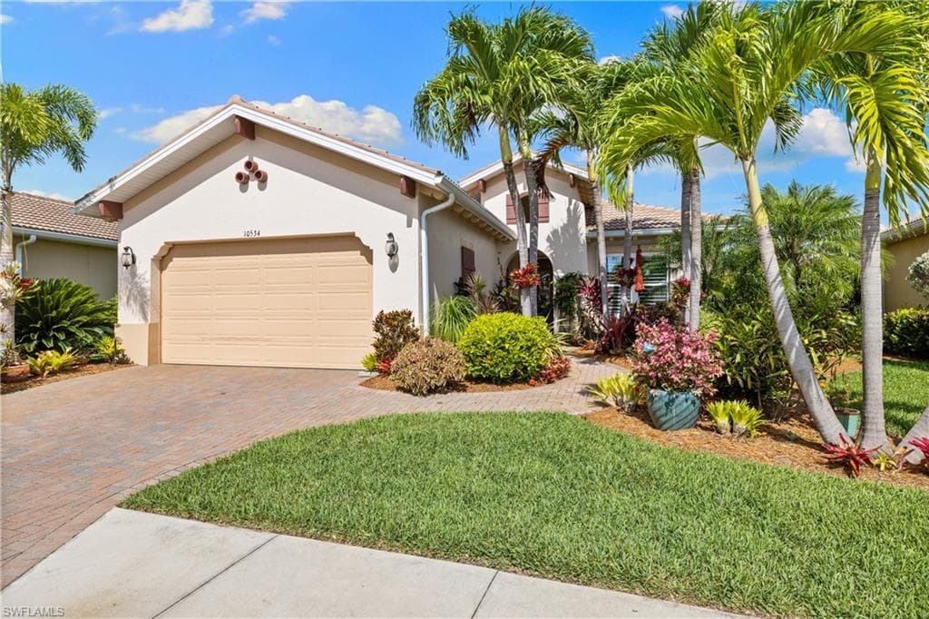 10534 Carena CIR FORT MYERS, FL 33913