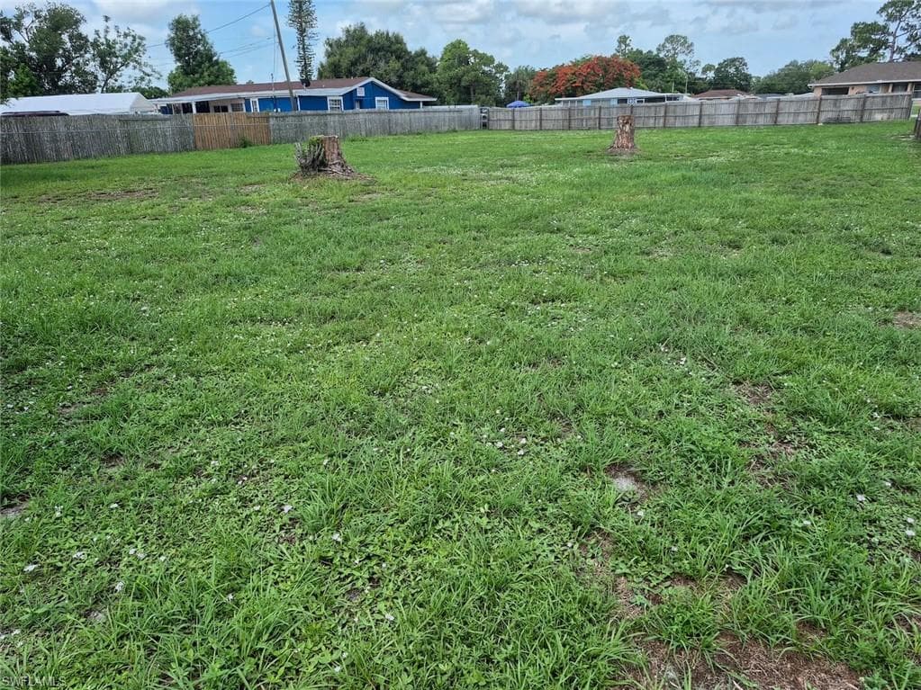 20 Illinois RD LEHIGH ACRES, FL 33936
