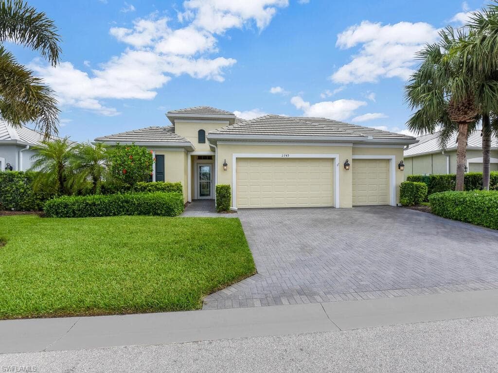 2749 Lambay CT CAPE CORAL, FL 33991