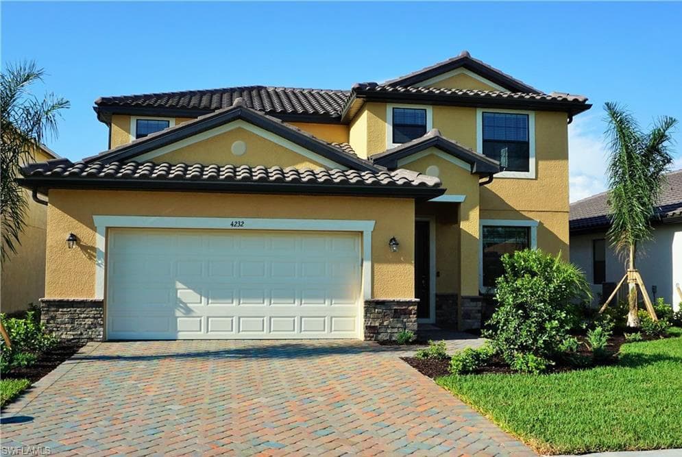 4232 Raffia Palm CIR NAPLES, FL 34119
