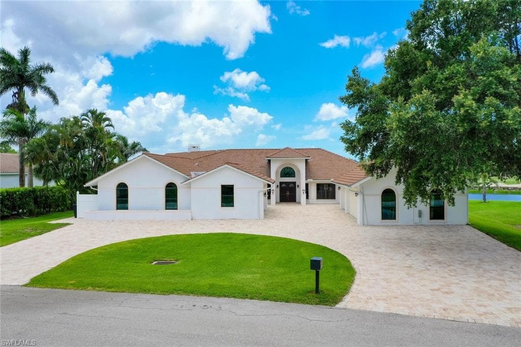 8060 Glenfinnan CIR FORT MYERS, FL 33912