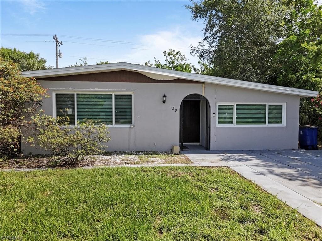 139 Coolidge AVE LEHIGH ACRES, FL 33936