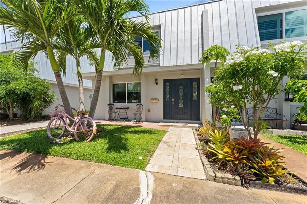 4920 Hawaii BLVD 13 NAPLES, FL 34112