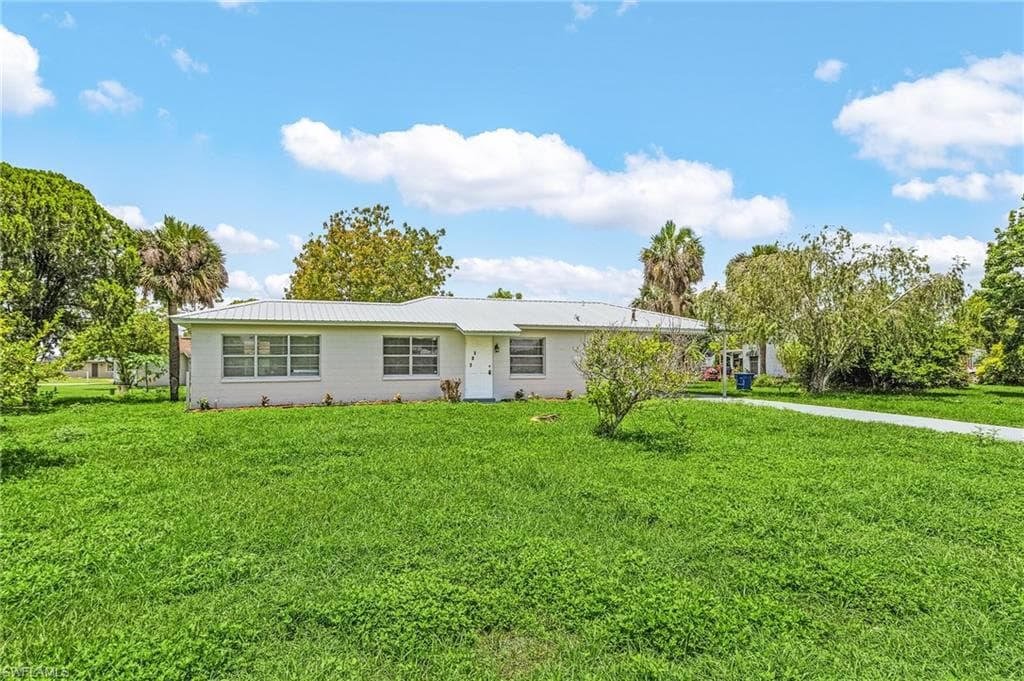 205 Purdue ST LEHIGH ACRES, FL 33936
