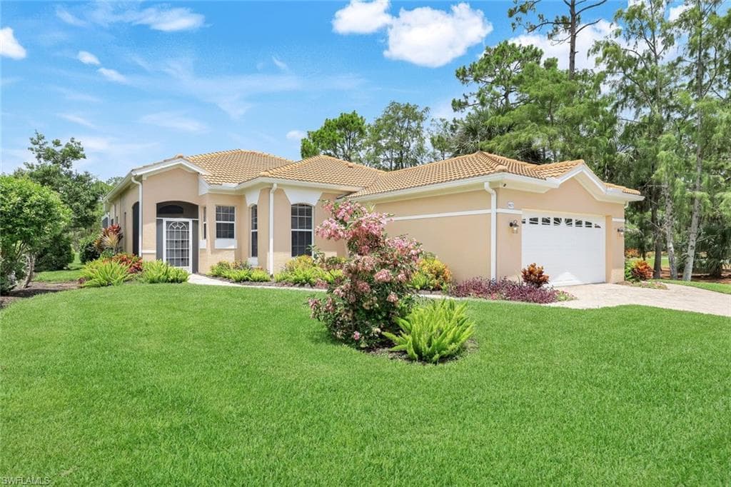 8621 Gleneagle WAY NAPLES, FL 34120