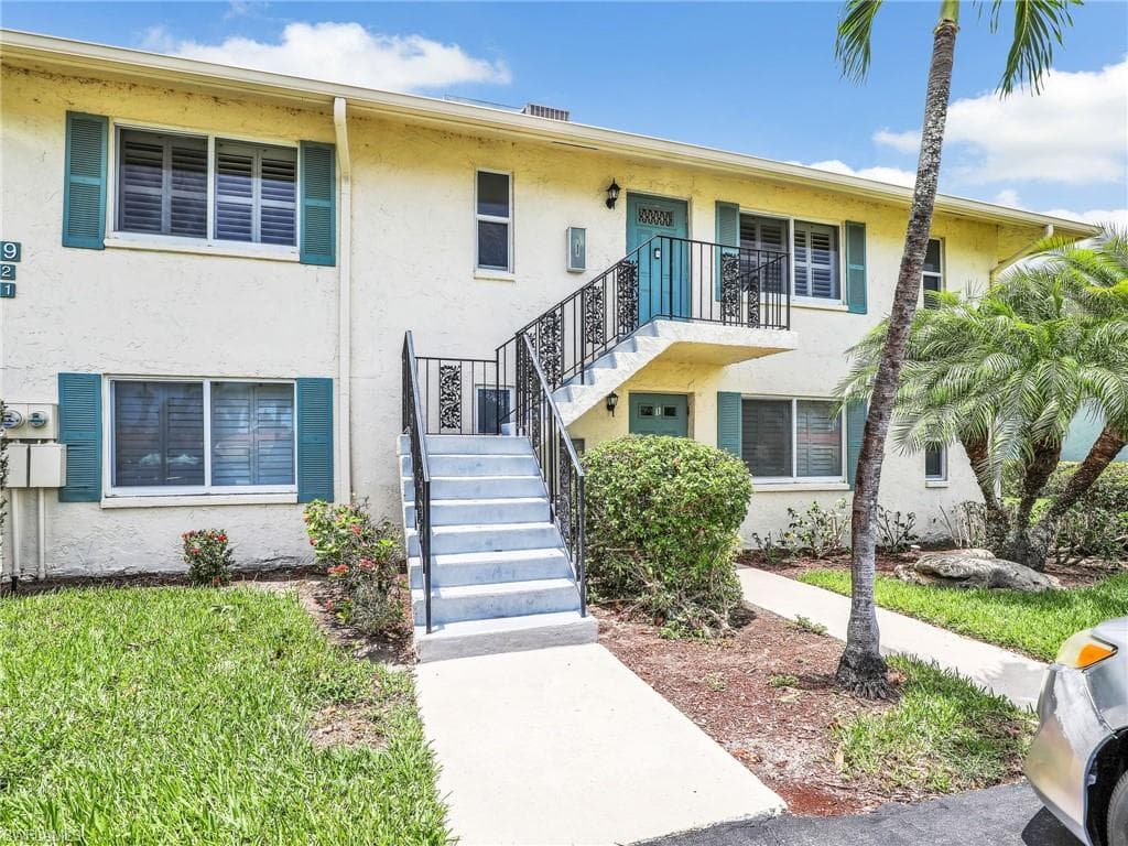 119 Harrison RD 16 NAPLES, FL 34112