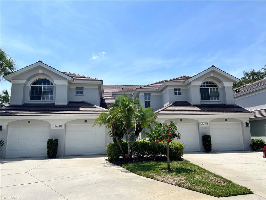 25240 PELICAN CREEK CIR 202 BONITA SPRINGS, FL 34134