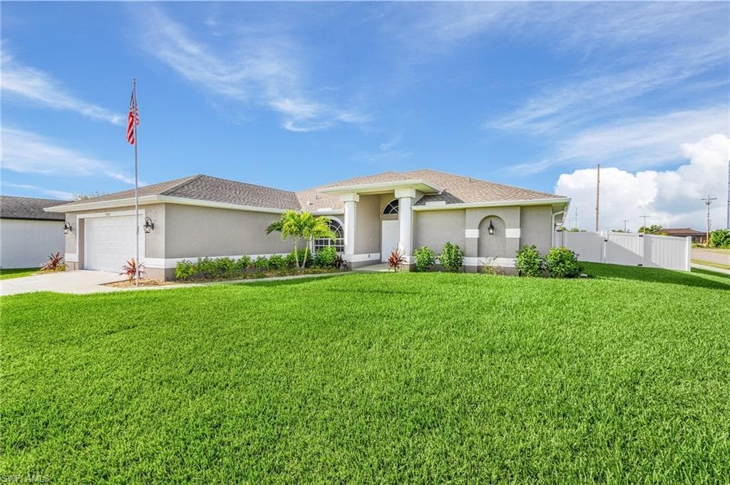 1922 SW 30th ST CAPE CORAL, FL 33914