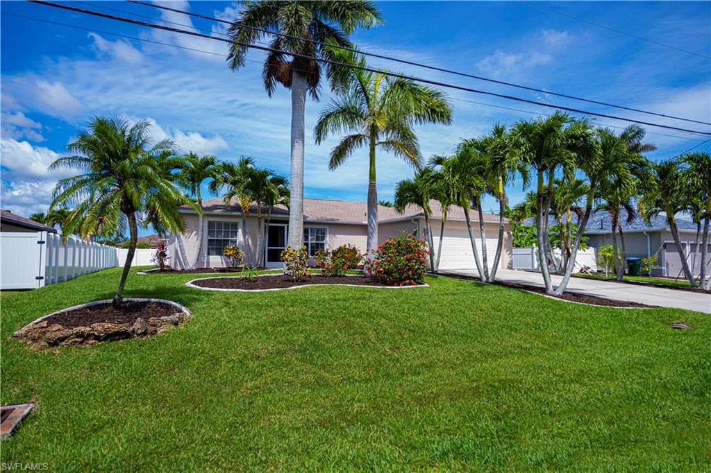 806 SW 4th AVE CAPE CORAL, FL 33991