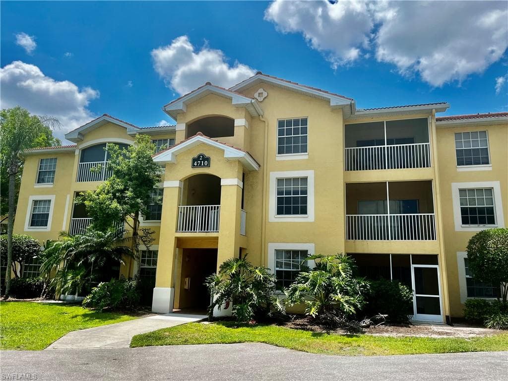 4710 Saint Croix LN 227 NAPLES, FL 34109