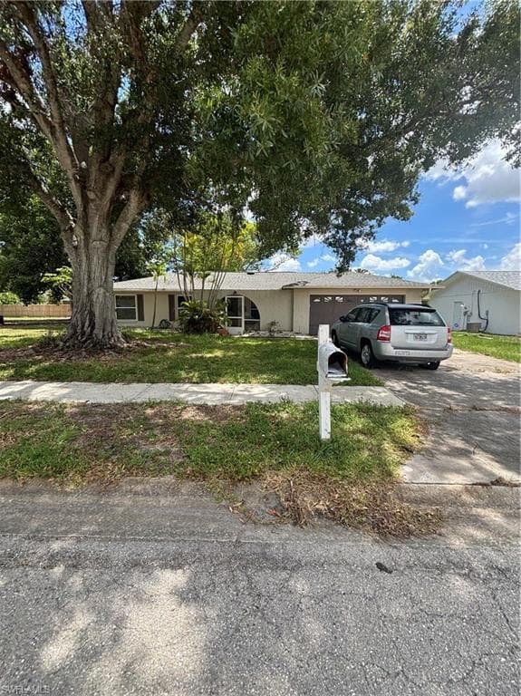 6315 Hofstra CT E FORT MYERS, FL 33919
