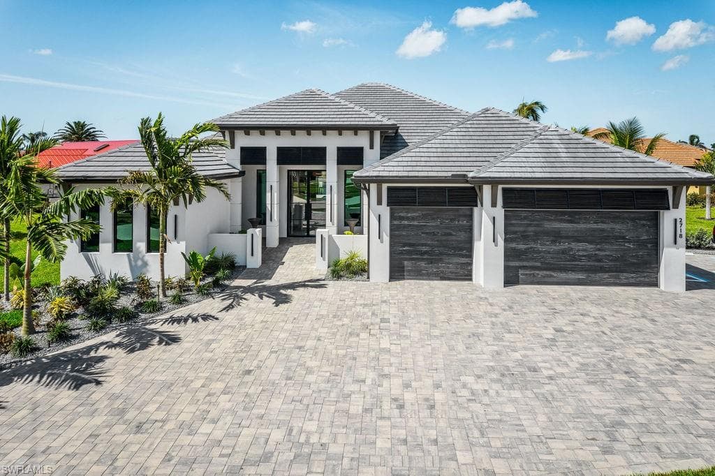 2718 Gleason PKWY CAPE CORAL, FL 33914