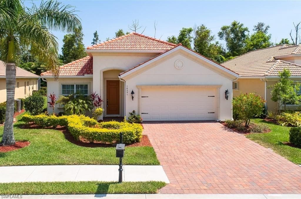 14591 Manchester DR NAPLES, FL 34114