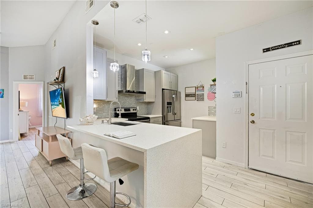 4104 Bellasol CIR 1321 FORT MYERS, FL 33916