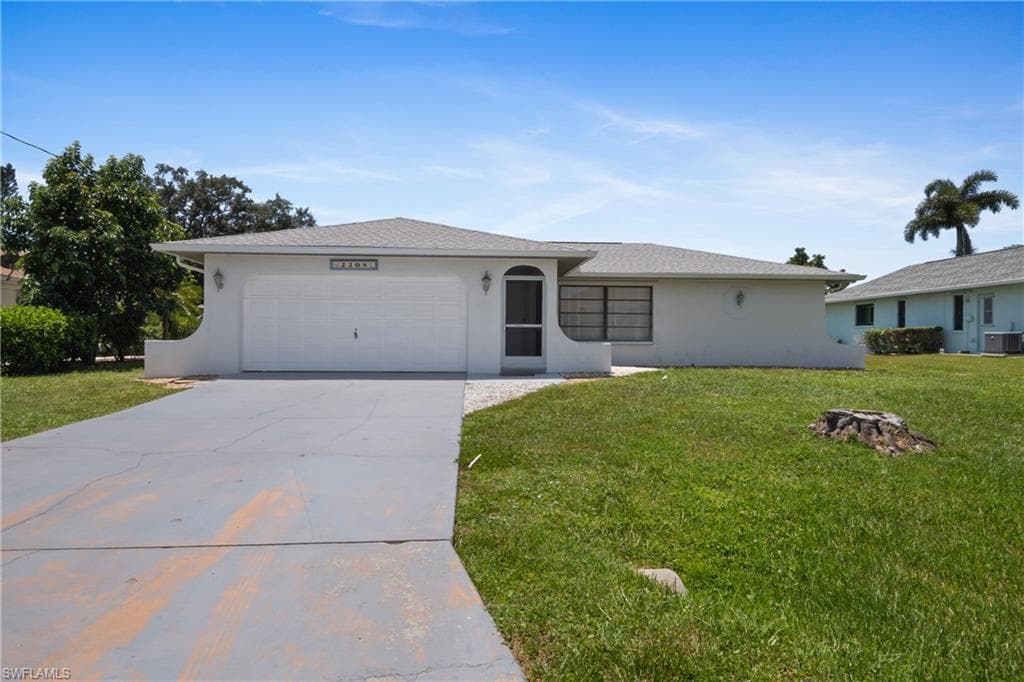 2208 SE 16th ST CAPE CORAL, FL 33990