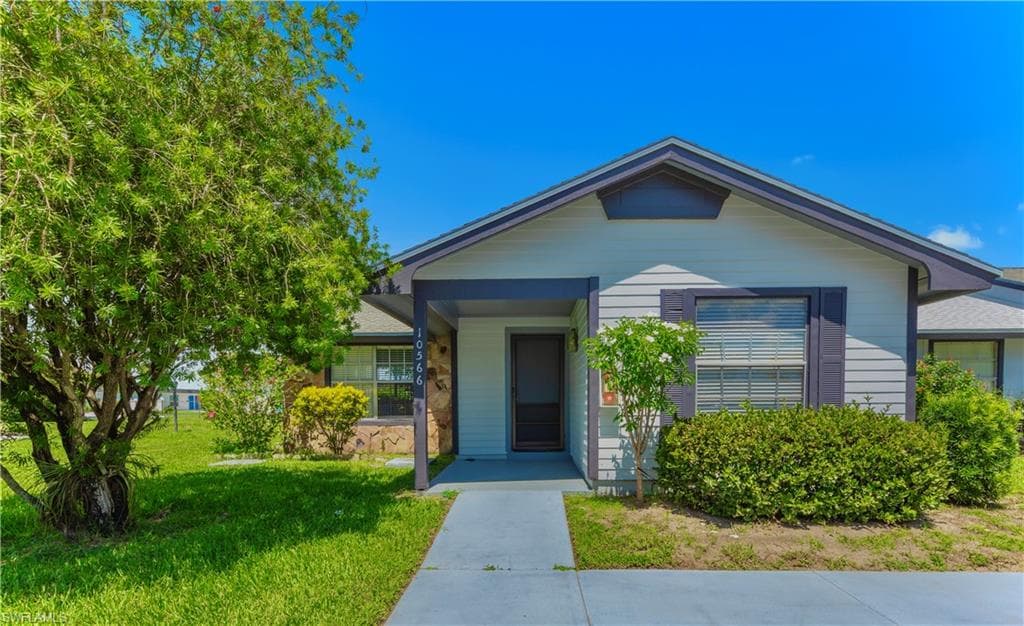 10566 Quincy CT LEHIGH ACRES, FL 33936