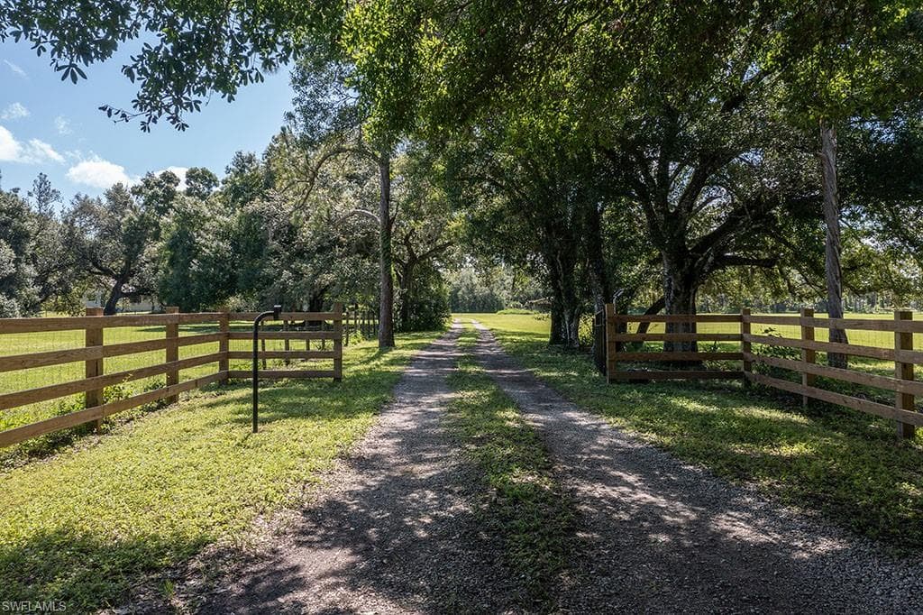15621 Wendy LN FORT MYERS, FL 33905