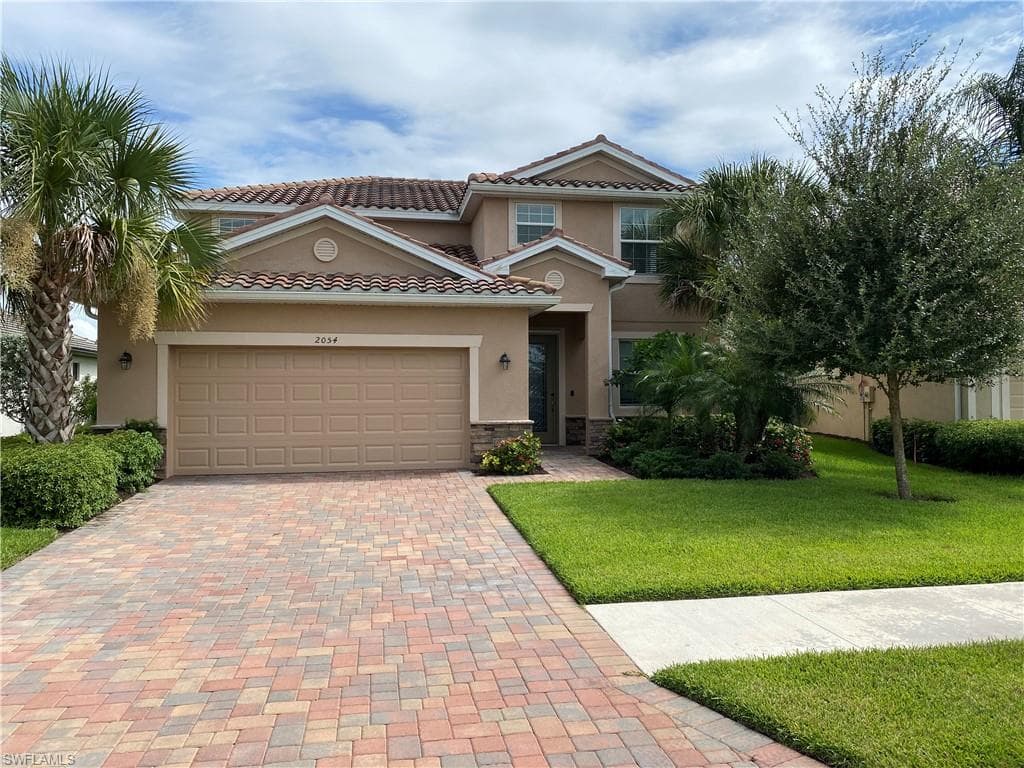 2054 Minneola ST NAPLES, FL 34120