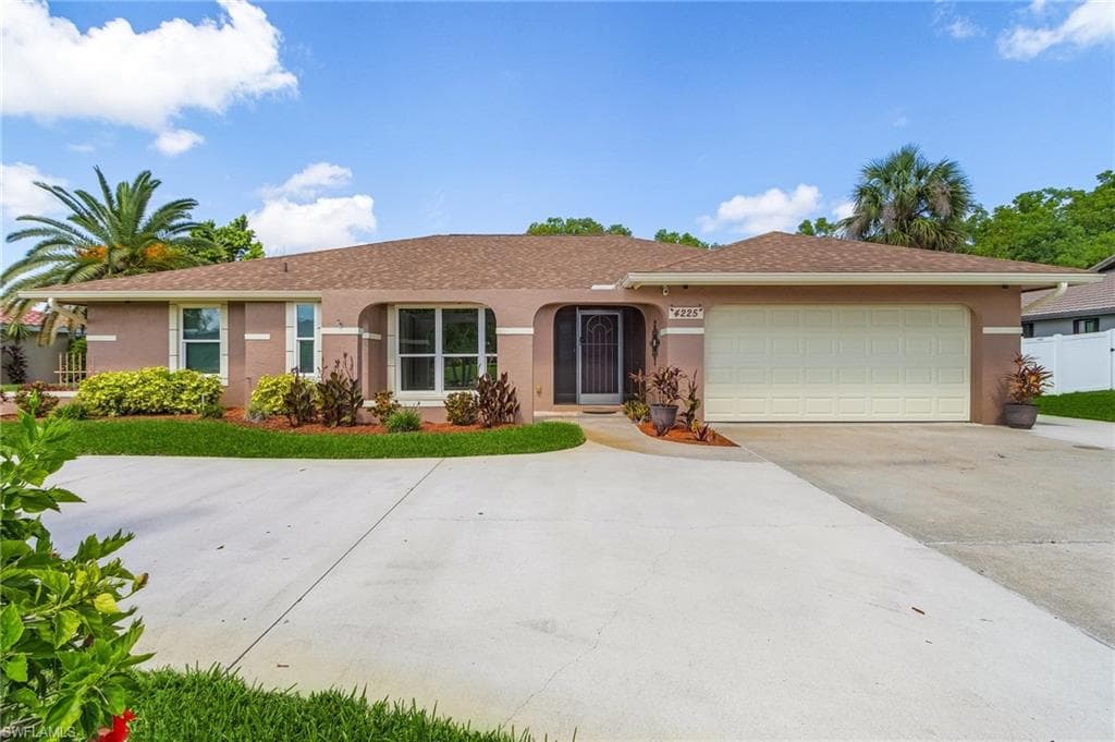 4225 Glasgow CT NORTH FORT MYERS, FL 33903
