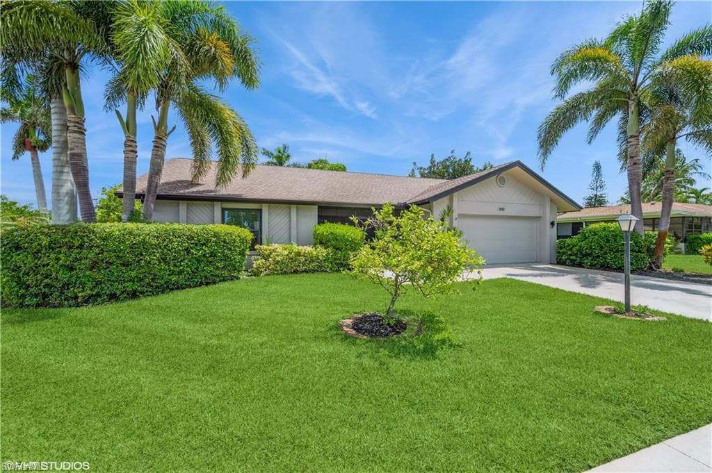 1021 Charlemagne BLVD NAPLES, FL 34112